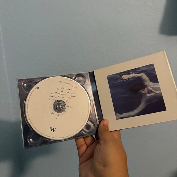 wonder cd by shawn mendes - Picture 3 of 4